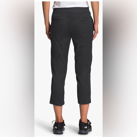 The North Face Aphrodite Motion Capri Pant- NWT - Picture 2 of 2